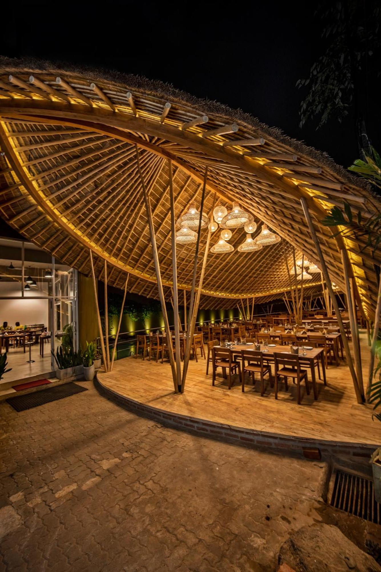 White Moon Resort Gampaha Extérieur photo